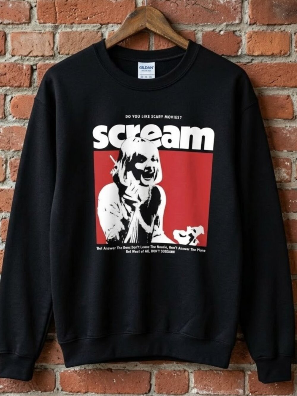Gildan Black Scream Crewneck Graphic Sweatshirt